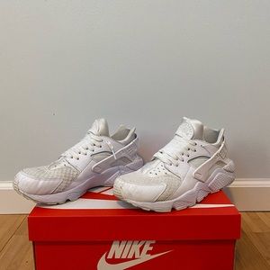 Nike Huarache White Sz 9